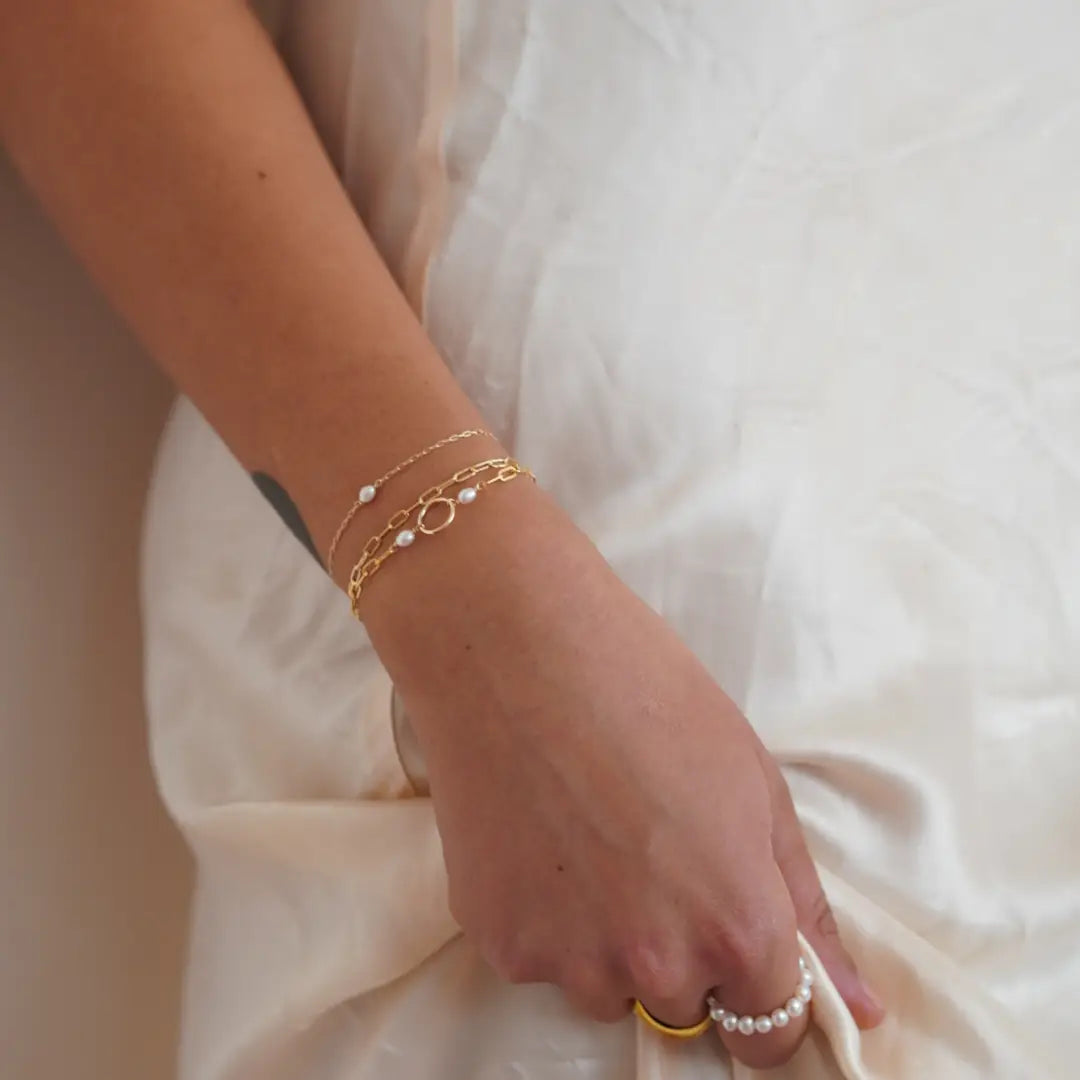 Dainty Gold or Silver Loop Chain Bracelet Gold